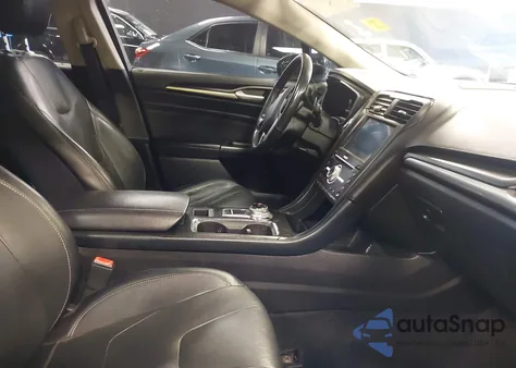 2017 Ford Fusion Titanium z USA, uszkodzony, nr VIN 3FA6P0D93HR197617